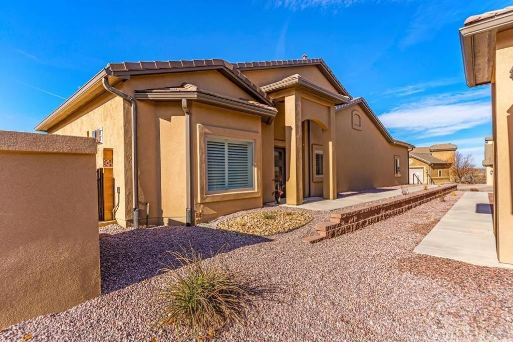 Townhome Modern Pueblo Exterior foto